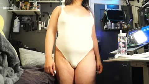 Snapshot of nyxraven chatting on 12/09/24, 09:28 NyxRaven online show from 12/09/24, 09:28