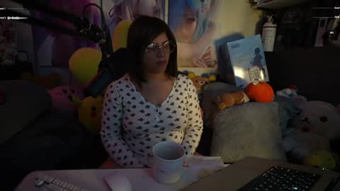 Snapshot of nyxraven chatting on 12/19/24, 04:02 NyxRaven online show from 12/19/24, 04:02