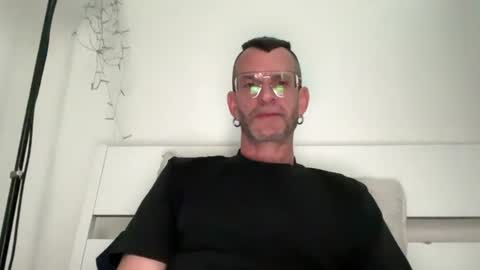 Snapshot of o_johnny_deep_o chatting on 06/15/26, 11:01 Jonathan Deep online show from 06/15/26, 11:01