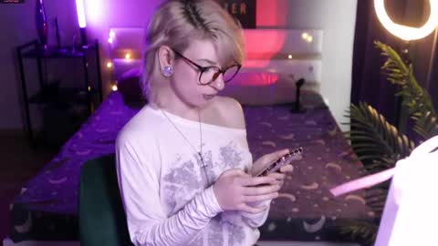 Moonlight online show from 04/25/26, 09:01