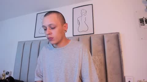 Sara Help me reach 1000 followers online show from 05/02/26, 11:59