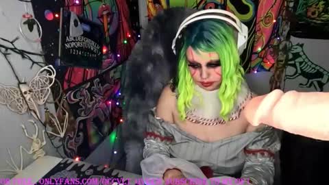 occvlt qveen online show from 10/24/25, 11:01