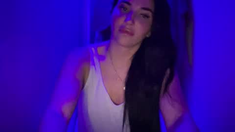 Snapshot of oceanxalara22_xo chatting on 10/04/25, 02:31 A L A R A  online show from 10/04/25, 02:31