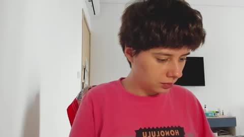 Evie online show from 12/18/25, 05:35