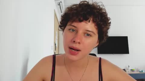 Evie online show from 02/05/26, 06:18