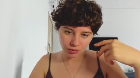 Evie online show from 02/09/26, 05:00