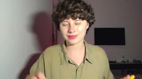 Evie online show from 02/25/26, 01:43