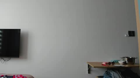 Evie online show from 04/27/26, 05:05