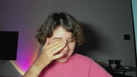 Evie online show from 04/27/26, 05:11