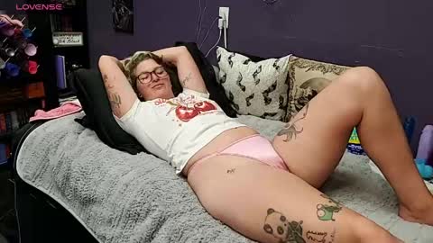 Snapshot of oddywithabody chatting on 06/04/26, 06:52 Oddy With A Body online show from 06/04/26, 06:52