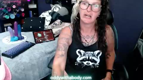Snapshot of oddywithabody chatting on 07/21/26, 10:34 Oddy With A Body online show from 07/21/26, 10:34