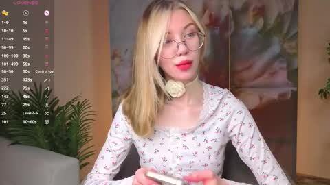 Lynna online show from 02/02/26, 11:09