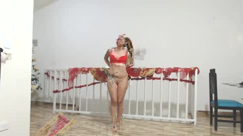 Snapshot of odette_brigh_ chatting on 12/13/24, 11:17 Val online show from 12/13/24, 11:17