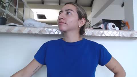 Snapshot of odette_brigh_ chatting on 01/25/25, 06:02 Val online show from 01/25/25, 06:02