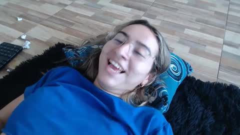 Snapshot of odette_brigh_ chatting on 01/25/25, 09:04 Val online show from 01/25/25, 09:04