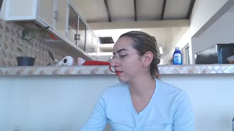 Snapshot of odette_brigh_ chatting on 01/30/25, 07:04 Val online show from 01/30/25, 07:04