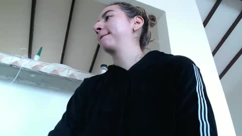 Snapshot of odette_brigh_ chatting on 02/12/25, 05:05 Val online show from 02/12/25, 05:05