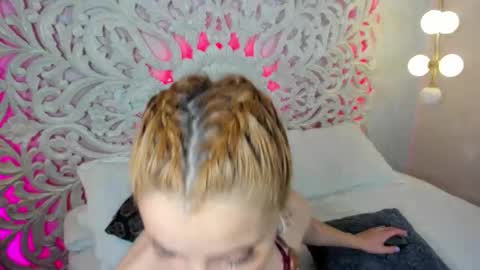 Snapshot of odette_bulgari chatting on 10/18/25, 11:11 Ana online show from 10/18/25, 11:11