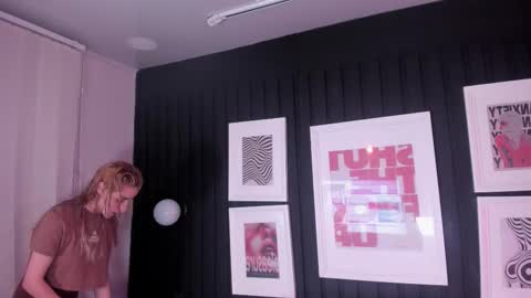 Snapshot of odette_bulgari chatting on 02/04/26, 10:43 Ana online show from 02/04/26, 10:43