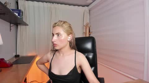 Snapshot of odette_bulgari chatting on 02/16/26, 10:33 Ana online show from 02/16/26, 10:33