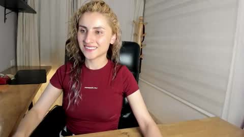 Snapshot of odette_bulgari chatting on 02/18/26, 10:33 Ana online show from 02/18/26, 10:33