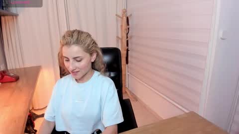 Snapshot of odette_bulgari chatting on 02/20/26, 10:38 Ana online show from 02/20/26, 10:38