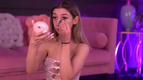 Odette online show from 03/20/26, 06:29