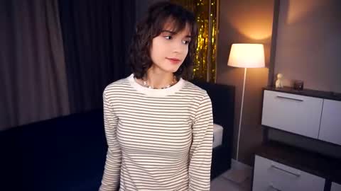 Snapshot of odettehatt chatting on 02/26/25, 03:41 Thea online show from 02/26/25, 03:41