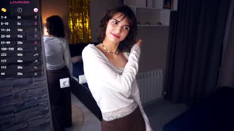 Snapshot of odettehatt chatting on 03/01/25, 04:33 Thea online show from 03/01/25, 04:33