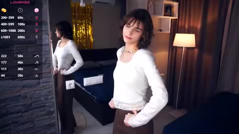 Snapshot of odettehatt chatting on 03/01/25, 07:37 Thea online show from 03/01/25, 07:37