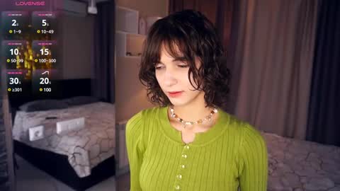 Snapshot of odettehatt chatting on 03/02/25, 03:27 Thea online show from 03/02/25, 03:27