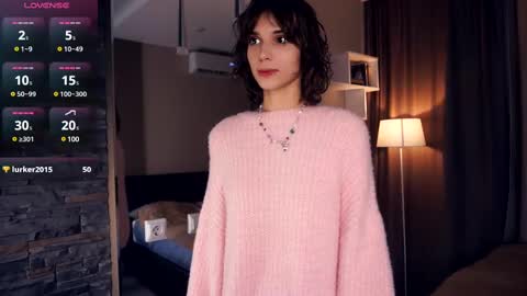 Snapshot of odettehatt chatting on 03/09/25, 03:27 Thea online show from 03/09/25, 03:27