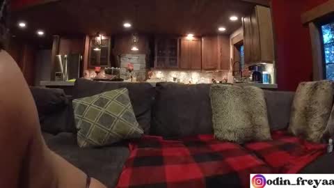 Snapshot of odinn_freyaa chatting on 10/31/25, 12:22 Odin and Freya online show from 10/31/25, 12:22