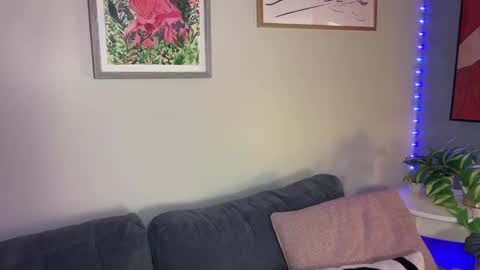 Snapshot of officiallyonlytams chatting on 12/17/24, 03:28 Tams online show from 12/17/24, 03:28