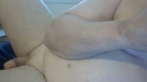 Snapshot of offsides10 chatting on 05/29/26, 05:55 WantsToTryACouple online show from 05/29/26, 05:55