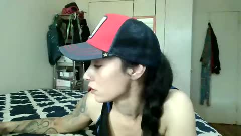 Lit en Cama online show from 01/21/25, 01:54