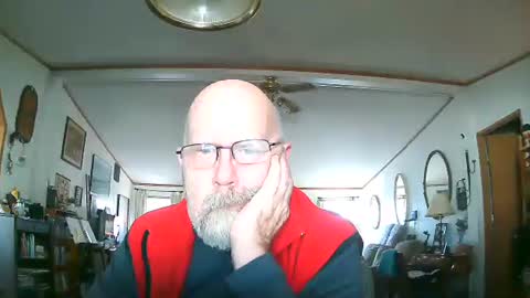 Snapshot of ogusbogus chatting on 12/21/25, 08:27 Maximus No Mo online show from 12/21/25, 08:27