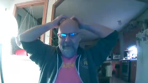 Snapshot of ogusbogus chatting on 12/23/25, 01:03 Maximus No Mo online show from 12/23/25, 01:03