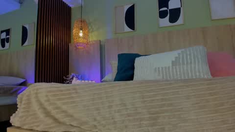 Holly online show from 11/24/25, 11:21