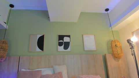 Holly online show from 04/18/26, 11:25