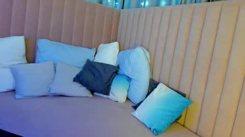 oh_kate_ online show from 02/25/26, 01:37