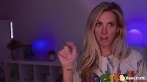 Snapshot of oh_ok_cassidy chatting on 02/13/25, 04:43 cassidy online show from 02/13/25, 04:43