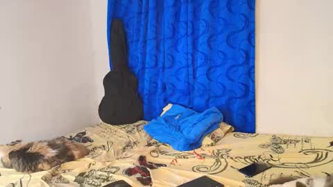 Snapshot of oh_tique chatting on 11/26/25, 04:02 LU online show from 11/26/25, 04:02