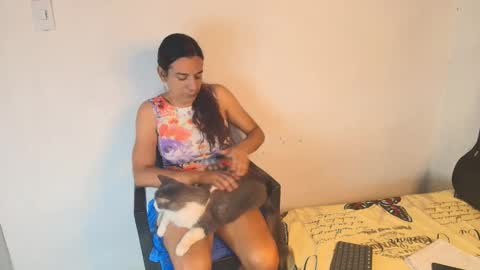 Snapshot of oh_tique chatting on 11/29/25, 04:43 LU online show from 11/29/25, 04:43