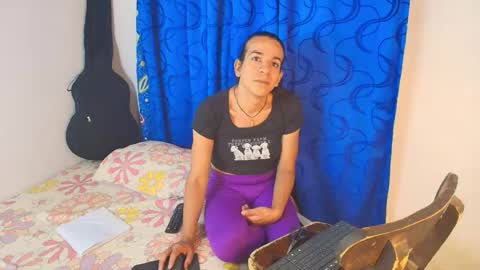 Snapshot of oh_tique chatting on 11/30/25, 12:31 LU online show from 11/30/25, 12:31