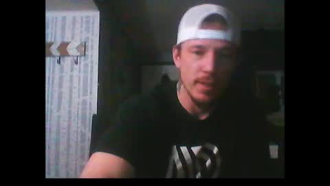 Snapshot of oh_you_know69 chatting on 02/07/25, 05:31 who dares toss me some tips lets have fun online show from 02/07/25, 05:31