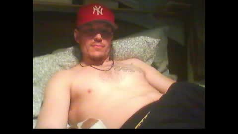 Snapshot of oh_you_know69 chatting on 02/21/25, 05:02 who dares toss me some tips lets have fun online show from 02/21/25, 05:02