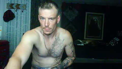 Snapshot of oh_you_know69 chatting on 09/27/25, 11:04 who dares toss me some tips lets have fun online show from 09/27/25, 11:04