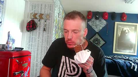 Snapshot of oh_you_know69 chatting on 09/27/25, 11:10 who dares toss me some tips lets have fun online show from 09/27/25, 11:10