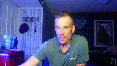 Snapshot of oh_you_know69 chatting on 09/29/25, 08:52 who dares toss me some tips lets have fun online show from 09/29/25, 08:52